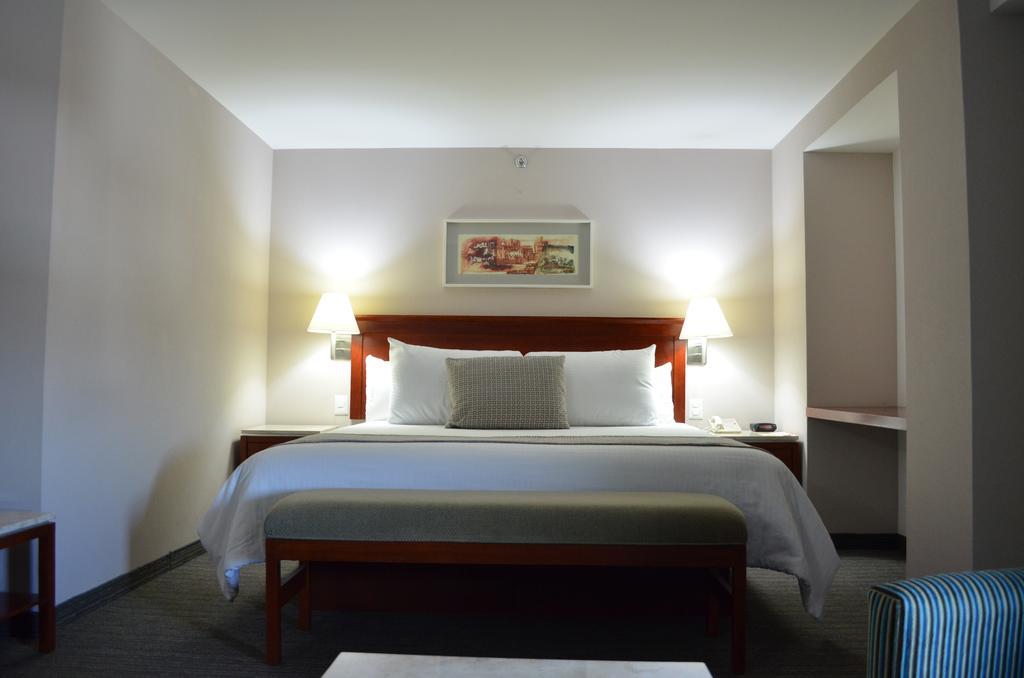 Casa Inn Business Hotel Celaya Ngoại thất bức ảnh